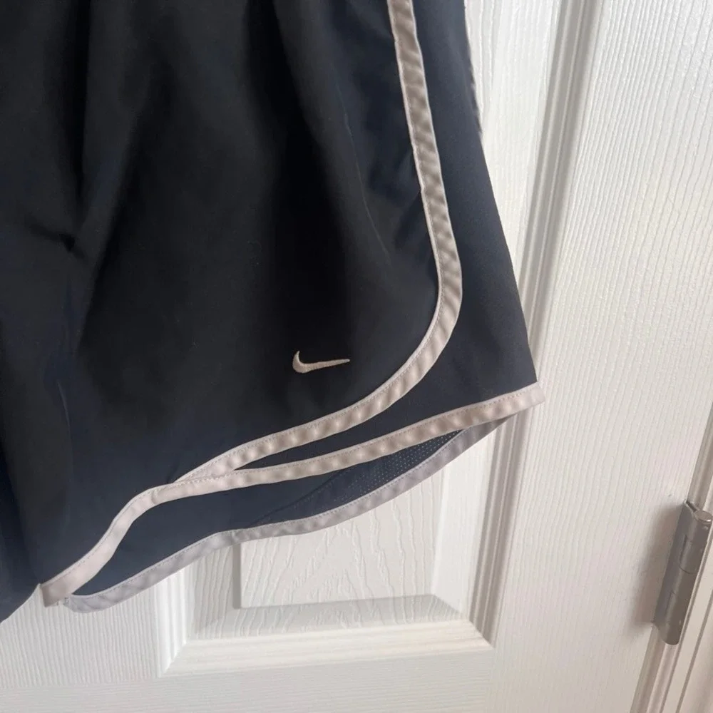 Nike Dri-FIT Running Shorts Athletic Gym Black White Trim Small‎
